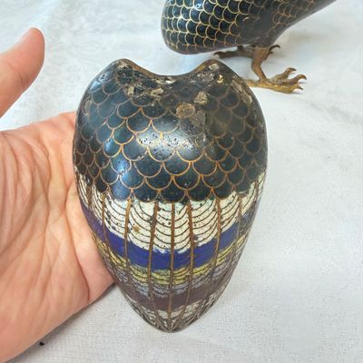 A pair of Chinese cloisonné enamel quail-form incense burners and covers — foto 28