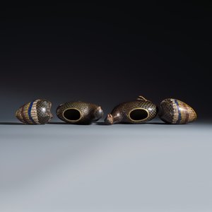 A pair of Chinese cloisonné enamel quail-form incense burners and covers — foto 6