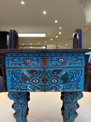 A pair of Chinese cloisonné 'Fangding' censers and covers with Taotie design on carved wooden stands, 19th C. — photo 20