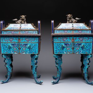 A pair of Chinese cloisonné 'Fangding' censers and covers with Taotie design on carved wooden stands, 19th C. — photo 2