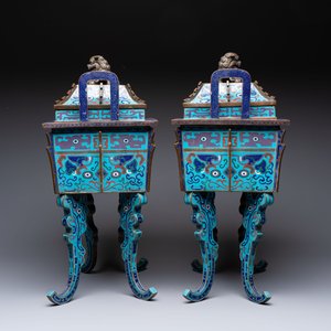 A pair of Chinese cloisonné 'Fangding' censers and covers with Taotie design on carved wooden stands, 19th C. — photo 3