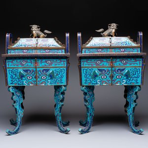 A pair of Chinese cloisonné 'Fangding' censers and covers with Taotie design on carved wooden stands, 19th C. — photo 4