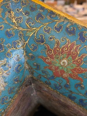 A pair of Chinese cloisonné 'gu' vases, Kangxi — 照片 12