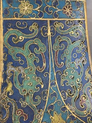 A pair of Chinese cloisonné 'gu' vases, Kangxi — 照片 10