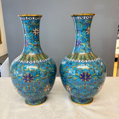 A pair of Chinese cloisonné 'Lotus Scroll' bottle vases — photo 5