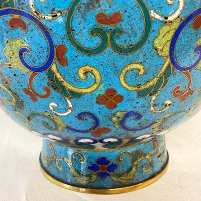 A pair of Chinese cloisonné 'Lotus Scroll' bottle vases — photo 11