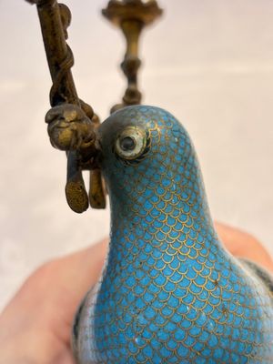 A pair of Chinese cloisonné pigeons mounted as candelabras, 19th C. — photo 12