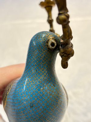 A pair of Chinese cloisonné pigeons mounted as candelabras, 19th C. — photo 24
