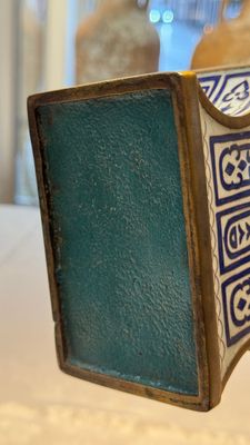 A pair of Chinese cloisonné rectangular ‘Shou’ vases, Republic — photo 17