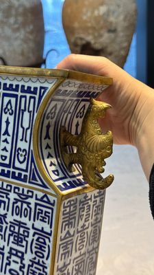 A pair of Chinese cloisonné rectangular ‘Shou’ vases, Republic — photo 7