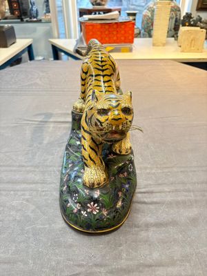 A pair of Chinese cloisonné tigers, Republic — photo 2