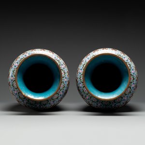A pair of Chinese cloisonné vases with birds among flowering branches, 20th C. — photo 5
