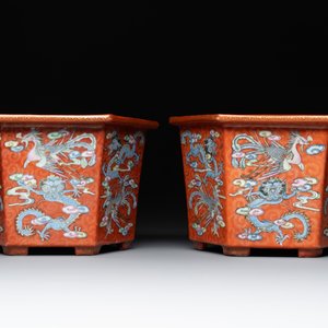 A pair of Chinese coral-red-ground 'dragon and phoenix' jardinières, Qianlong mark, 19th C. — foto 5