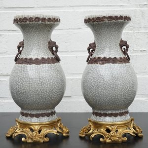 A pair of Chinese crackle glaze vases on bronze mounts, 19th C. — photo 11