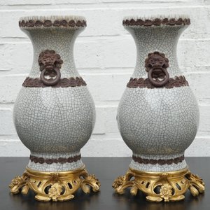 A pair of Chinese crackle glaze vases on bronze mounts, 19th C. — photo 12