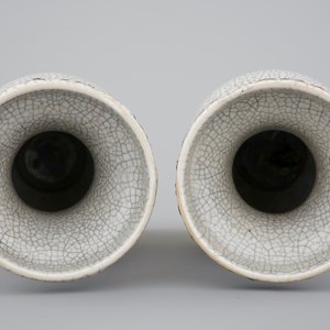 A pair of Chinese crackle glaze vases on bronze mounts, 19th C. — photo 5