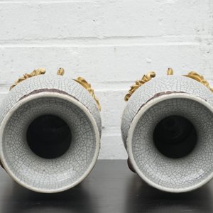 A pair of Chinese crackle glaze vases on bronze mounts, 19th C. — photo 9