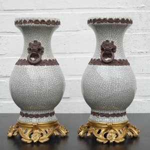 A pair of Chinese crackle glaze vases on bronze mounts, 19th C. — photo 10