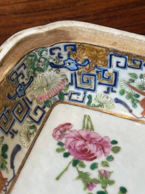 A pair of Chinese 'CSM' monogrammed Canton famille rose tureens and covers, 19th C. — photo 14