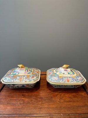 A pair of Chinese 'CSM' monogrammed Canton famille rose tureens and covers, 19th C. — photo 3