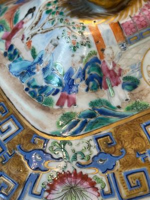 A pair of Chinese 'CSM' monogrammed Canton famille rose tureens and covers, 19th C. — photo 8