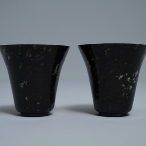 A pair of Chinese dark green jade wine cups, Qing — 照片 3