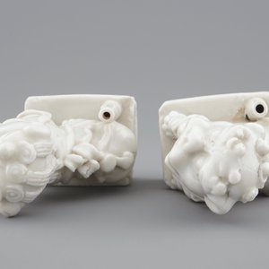 A pair of Chinese Dehua blanc de Chine buddhist lion joss stick holders, 18/19th C. — photo 6