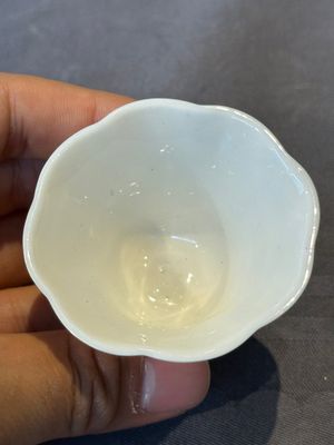 A pair of Chinese Dehua blanc de Chine flower-shaped cups, Kangxi — foto 10