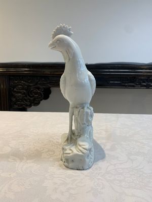 A pair of Chinese Dehua blanc de Chine models of roosters, 18th C. — photo 3