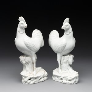 A pair of Chinese Dehua blanc de Chine models of roosters, 18th C. — photo 1