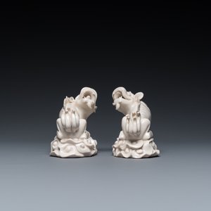 A pair of Chinese Dehua blanc de Chine models of xiezhi, probably Kangxi — 照片 6