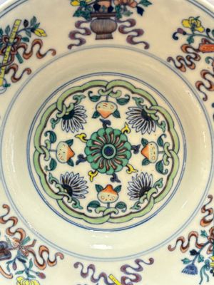 A pair of Chinese doucai 'anbaxian 暗八仙' plates, Xianfeng mark and of the period — photo 2