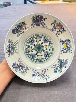 A pair of Chinese doucai 'anbaxian 暗八仙' plates, Xianfeng mark and of the period — photo 5