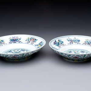 A pair of Chinese doucai 'anbaxian 暗八仙' plates, Xianfeng mark and of the period — photo 3