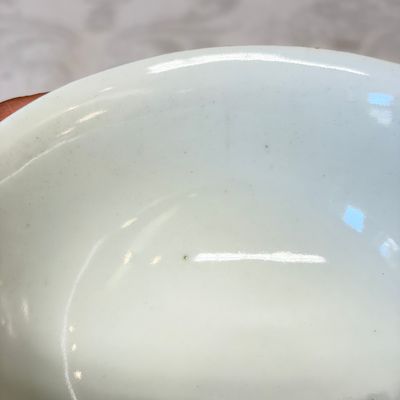 A pair of Chinese doucai bowls with floral design — photo 8