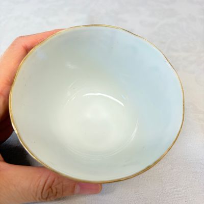 A pair of Chinese doucai bowls with floral design — photo 31