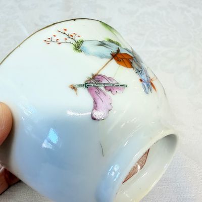 A pair of Chinese doucai bowls with floral design — photo 36
