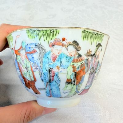 A pair of Chinese doucai bowls with floral design — photo 37