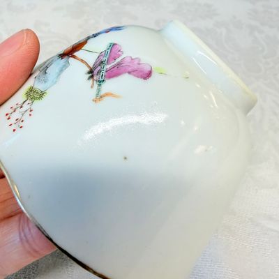 A pair of Chinese doucai bowls with floral design — photo 46