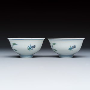 A pair of Chinese doucai bowls with floral design — photo 4
