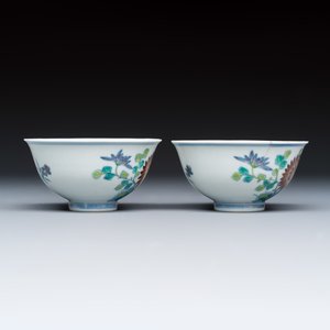 A pair of Chinese doucai bowls with floral design — photo 5