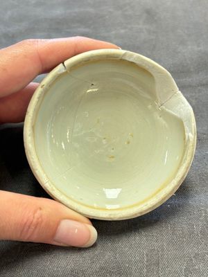 A pair of Chinese doucai 'chrysanthemum' jars and covers, Daoguang mark and of the period — photo 10