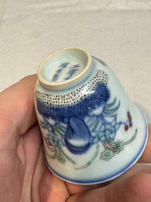 A pair of Chinese doucai 'narcissus' wine cups, Guangxu mark and of the period — foto 18