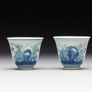 A pair of Chinese doucai 'narcissus' wine cups, Guangxu mark and of the period — foto 2