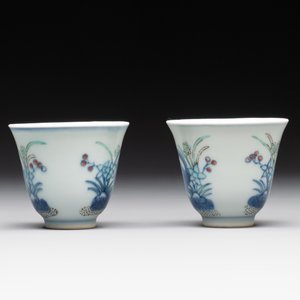 A pair of Chinese doucai 'narcissus' wine cups, Guangxu mark and of the period — foto 3