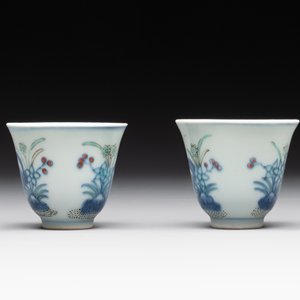 A pair of Chinese doucai 'narcissus' wine cups, Guangxu mark and of the period — foto 5