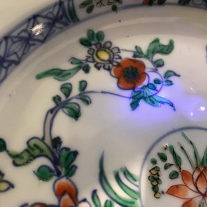 A pair of Chinese doucai plates with floral design, Kangxi — 照片 6