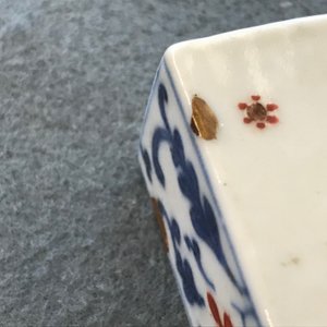 A pair of Chinese doucai scroll ends and a famille rose paper weight, 19/20th C. — 照片 10