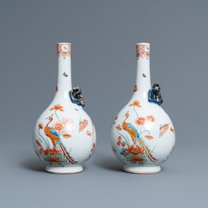A pair of Chinese Dutch-decorated Kakiemon-style bottle vases, Kangxi — 照片 2