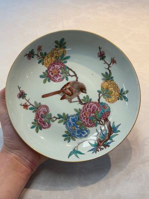A pair of Chinese Dutch-decorated plates with birds among flowering branches, 18th C. — photo 1